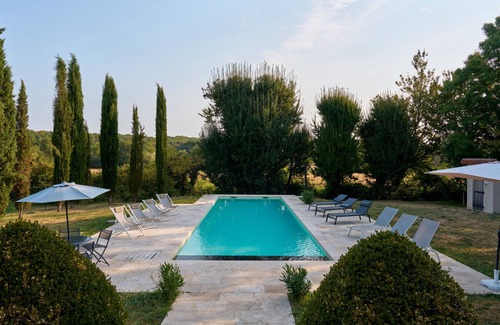 Chapdeuil House | Holiday Home – Large Bastide in Chapdeuil, Heated Pool & Comfort for 16 Guests
