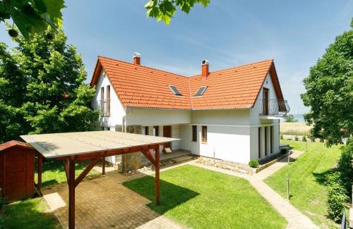 Balatonoszod House | Holiday Home Lavender by Interhome