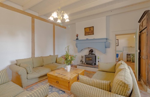 Castillonnes House | Holiday Home "Le Presbytère de Pompiac" with Private Pool, Air Conditioning & Wi-Fi