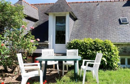 Plozevet House | Holiday Home Les Blés - PZV108 by Interhome