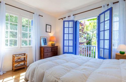 Vaux-sur-Mer House | Holiday Home Les Figuiers by Interhome