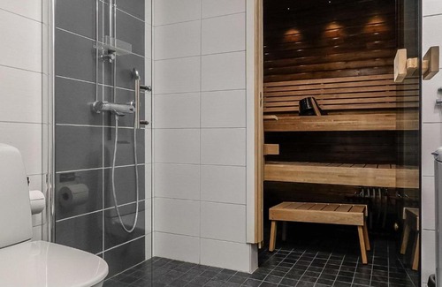 Koengaes House | Holiday Home Levin revontulitaivas b by Interhome