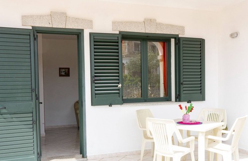 Limpiddu Apartment | Holiday Home 'Limpiddu 5' with Mountain View and Shared Garden