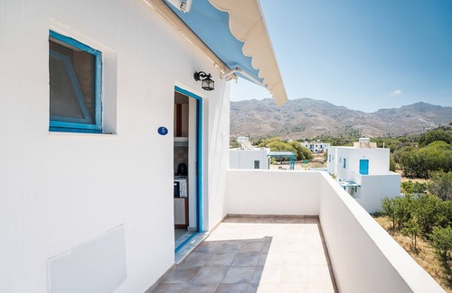 Tilos House | Holiday Home 'Livadia Beach Studio A ' with Sea View, Wi-Fi and Air Conditioning
