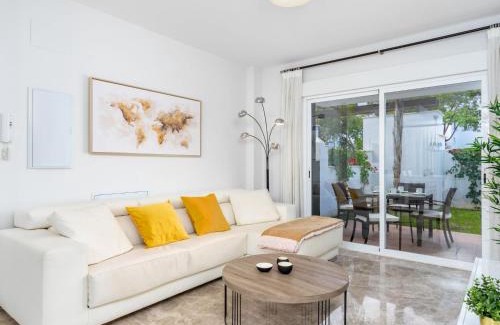 Marbella House | Holiday Home Los Naranjos Singles by Interhome