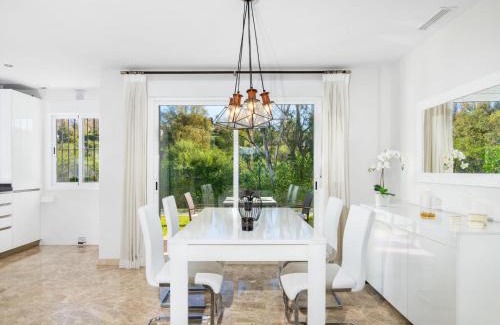 Marbella House | Holiday Home Los Naranjos Singles by Interhome