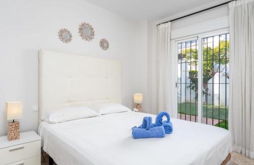 Marbella House | Holiday Home Los Naranjos Singles by Interhome