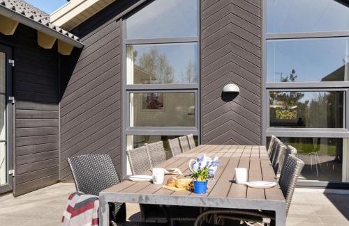 Blavand Strand House | Holiday Home Lova - 600m from the sea by Interhome