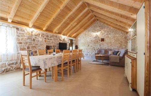 Gradina House | Holiday Home Lozovac With Outdoor Swimming Pool 441