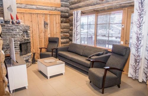 Rukatunturi House | Holiday Home Mäentähti a by Interhome