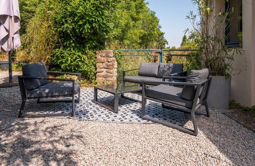 Ile-aux-Moines House | Holiday Home 'Maison De Pêcheur' with Private Terrace, Private Garden and Wi-Fi