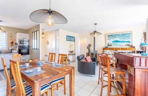 Jard-sur-Mer House | Holiday Home 'Maison Salorge' with Private Pool, Wi-Fi and Air Conditioning