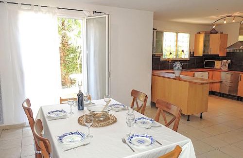 Narbonne-Plage House | Holiday Home Maison des Lauriers by Interhome