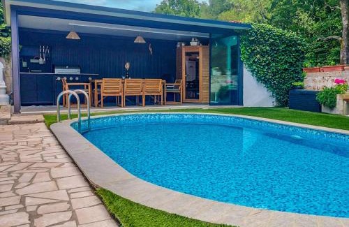 Polje House | Holiday Home Mikac by Interhome