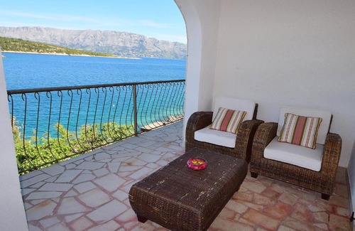 Povlja House | Holiday Home Mimako by Interhome