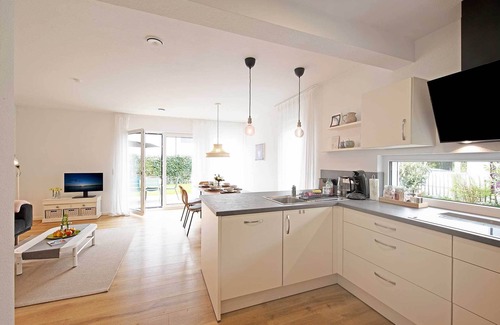 Wasserburg House | Holiday Home 'Moos' with Private Terrace, Shared Garden and Wi-Fi