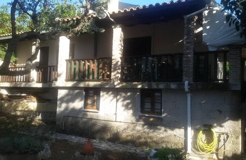 Alonia House | Holiday Home 'Mouzakis House' with Sea View, Wi-Fi and Air Conditioning