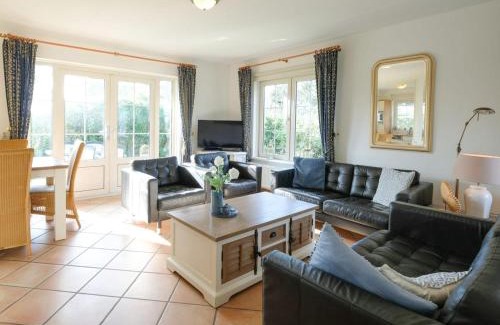 Sint Maartensvlotbrug House | Holiday Home near Beach and Forest