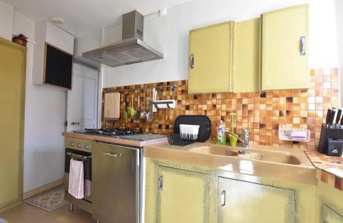 Yevre-le-Chatel House | Holiday Home near Paris with Garden