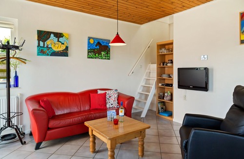 Petten House | Holiday home near the Petten beach, behind the Hondsbossche Zeewering