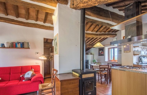 Belforte House | Holiday Home 'Nonna Gio'' with Private Garden
