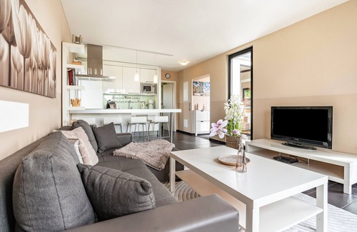 Ueckermuende House | Holiday Home 'Nova Ferienhaus, 50qm' with Private Terrace, Private Garden and Wi-Fi