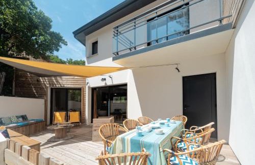 Mimizan House | Holiday Home Ocean forest by Interhome