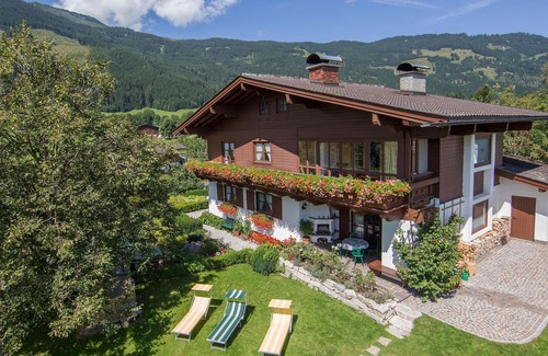 Maishofen Apartment | Holiday home on ground floor, 86 sqm, 2-8 pers., no stairs, pets, internet