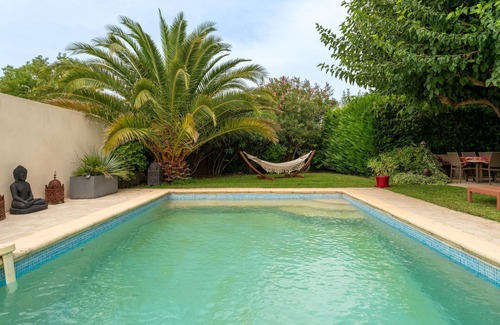 Cavaillon House | Holiday Home 'P'tit Bout De Paradis' with Private Pool, Private Terrace and Wi-Fi