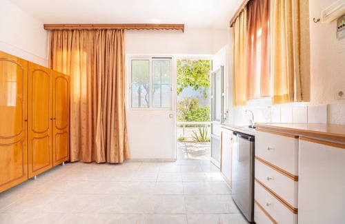 Tilos House | Holiday Home 'Panorama Tilos Apt B' with Sea View, Wi-Fi and Air Conditioning