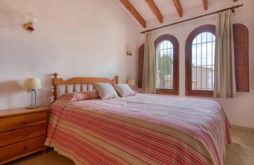 Empedrola House | Holiday Home Peeters by Interhome