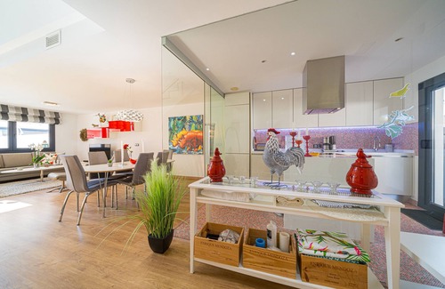 El Albir House | Holiday Home 'Pegaso Playa De Albir' with Sea View, Wi-Fi and Air Conditioning