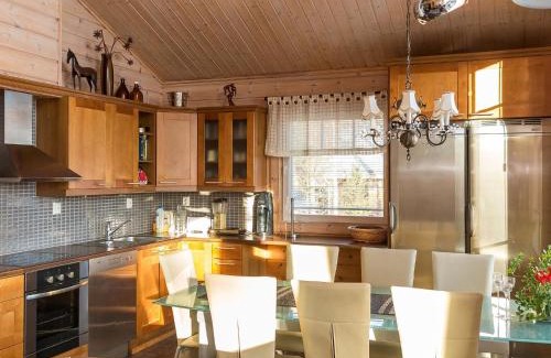 Tahkovuori House | Holiday Home Peikonpesä by Interhome