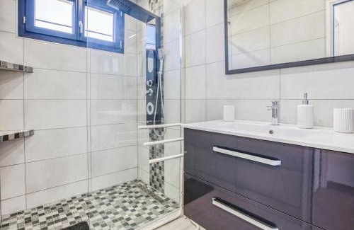 Aureilhan House | Holiday Home Peyroutic by Interhome