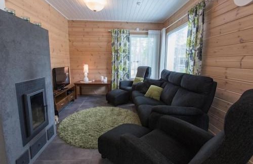 Akaslompolo House | Holiday Home Pihkala 2