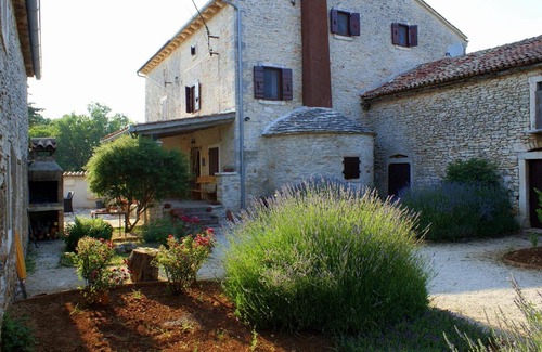 Pinezici House | Holiday Home Pinezici