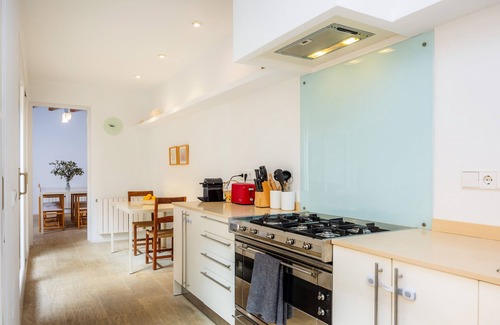Es Pelats House | Holiday Home 'Puerto De Cala Ratjada' with Private Terrace and Wi-Fi