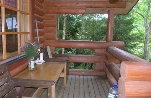 Hirvensalmi House | Holiday Home Pyöriäinen