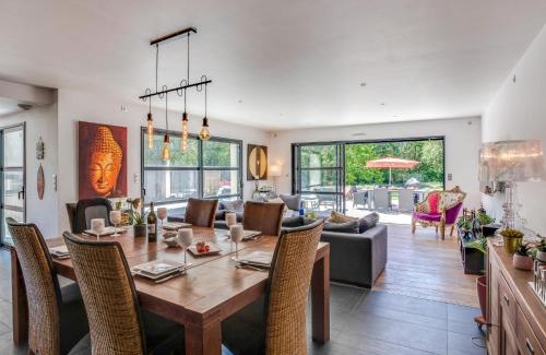 Carnac House | Holiday Home Quelvezin by Interhome