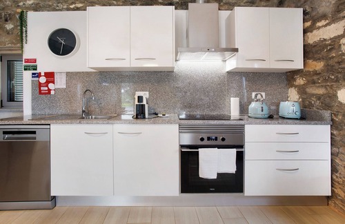 Vila Baleira House | Holiday Home 'Quinta Alcaparras' with Sea View, Private Terrace and Wi-Fi