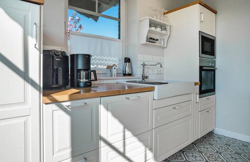 Poseritz House | Holiday Home 'Reethaus Meerferien' with Sea View, Private Terrace and Wi-Fi