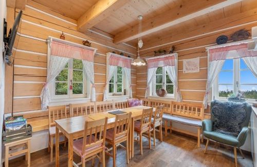 Strasin House | Holiday Home Roubenka Maleč by Interhome