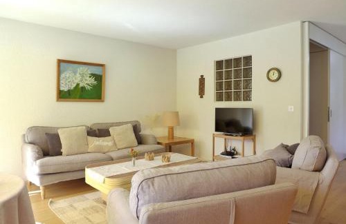 Goldswil House | Holiday Home Salzhubelweg by Interhome