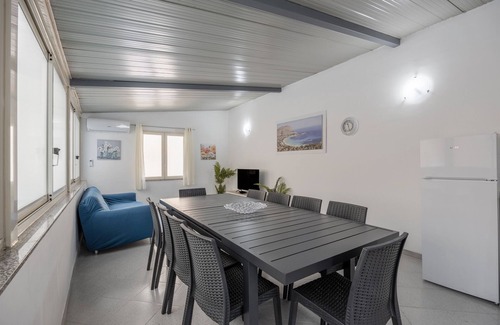 Palermo House | Holiday Home 'Sandovalli' with Sea View, Wi-Fi and Air Conditioning