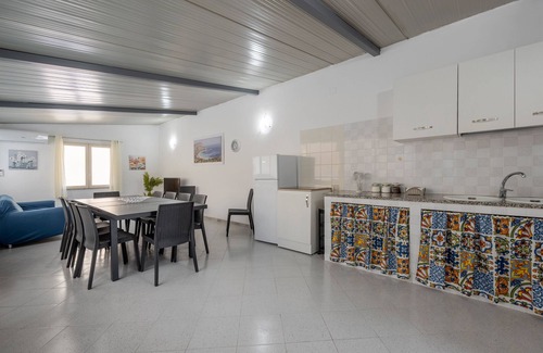 Palermo House | Holiday Home 'Sandovalli' with Sea View, Wi-Fi and Air Conditioning