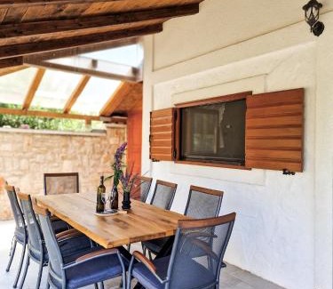 Peroj House | Holiday home Smokvin Hlad