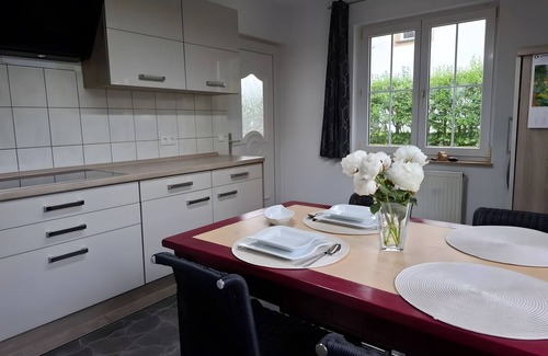 Stockach House | Holiday Home 'Spes' with Mountain View, Private Terrace and Wi-Fi