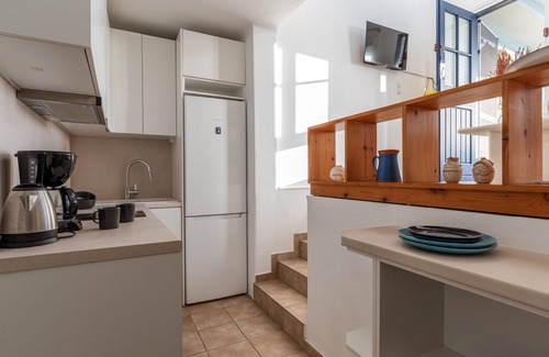Stelida House | Holiday Home 'Sunset House Stelida Naxos' with Sea View, Wi-Fi and Air Conditioning