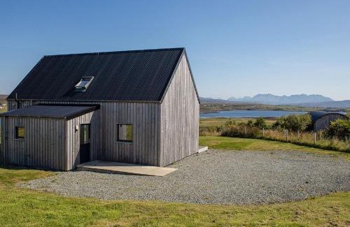 Roskhill House | Holiday Home Taigh Uilleim by Interhome