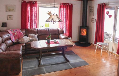 Tived House | Holiday Home Tived With Fireplace I